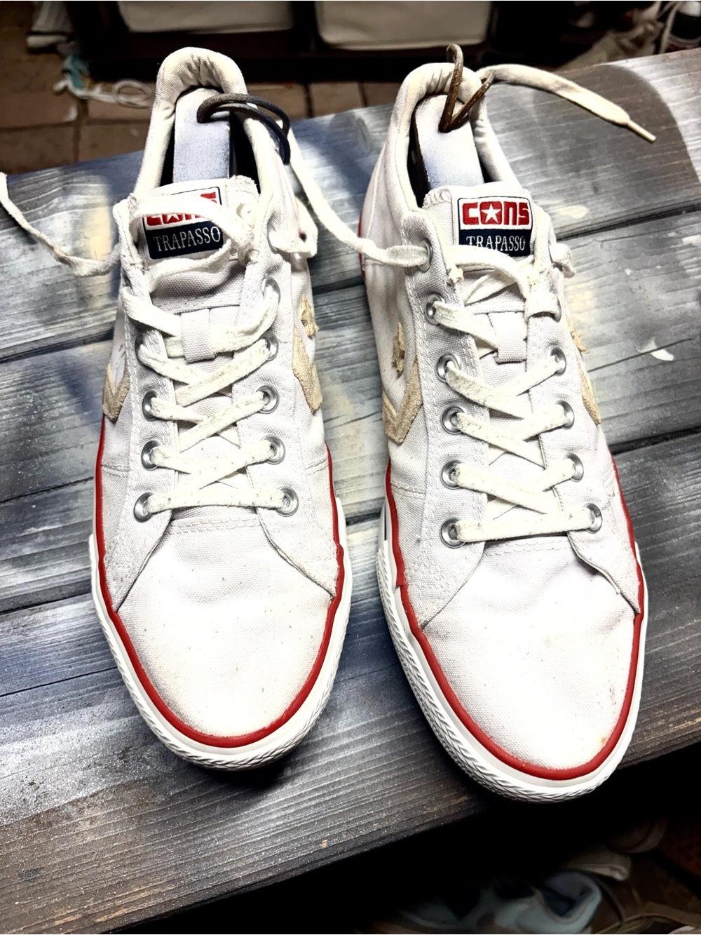 Converse Cans Traspasso white sneakers with red size 11 good condition